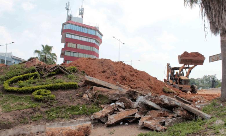 Retiran reloj floral de la zona Cicom de Villahermosa