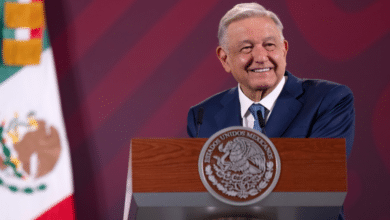 AMLO respalda acuerdo del INE para postular 5 mujeres a gubernaturas