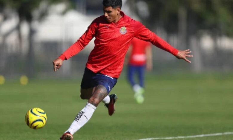 Chivas golea en su primer partido de pretemporada 