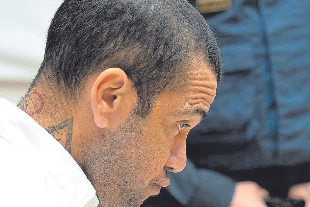 Dani Alves es condenado a 4 años y 6 meses de prisión – El Momento Tabasco