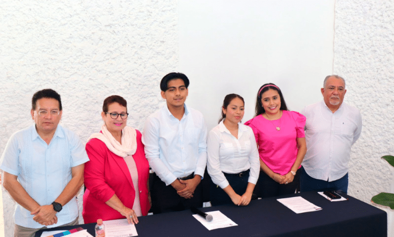 Estudiantes ganan premio nacional por bioplástico que reduce contaminación