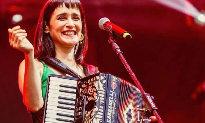 Julieta Venegas.