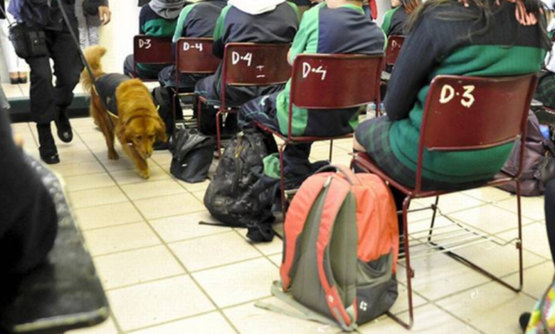 Realizar revisión de mochilas para prevenir eventualidades, propone CEDH