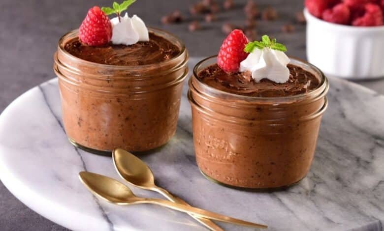 Un suave y dulce postre; mousse de chocolate