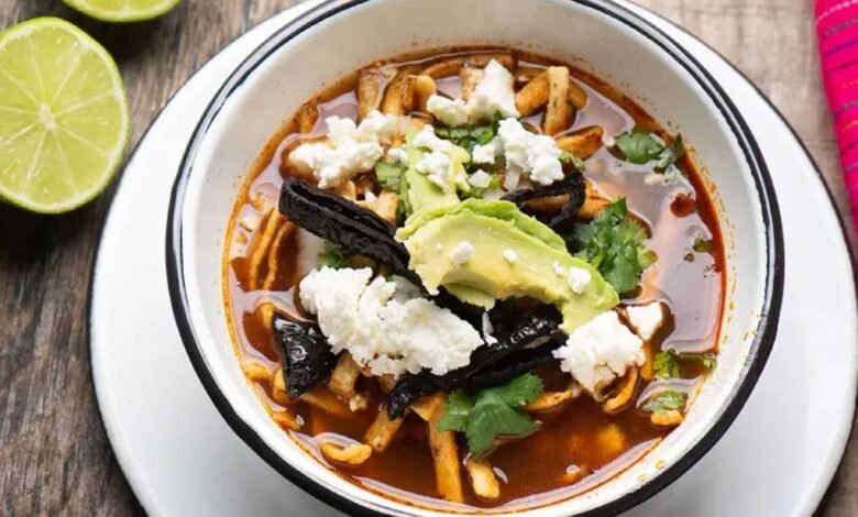 Sopa azteca: Un delicioso clásico de la gastronomía mexicana