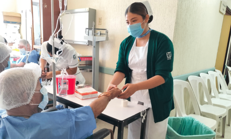 Especialistas del IMSS Tabasco realizan Jornada Quirúrgica de Cataratas
