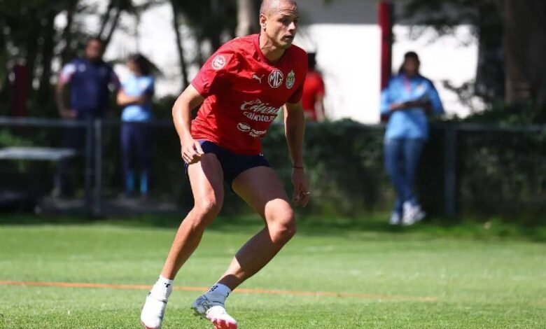 "Chicharito" llegará más tarde a la Ciudad de México