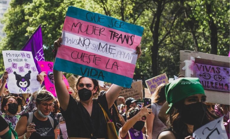 Mujeres trans enfrentan discriminación en Tabasco, revela estudio