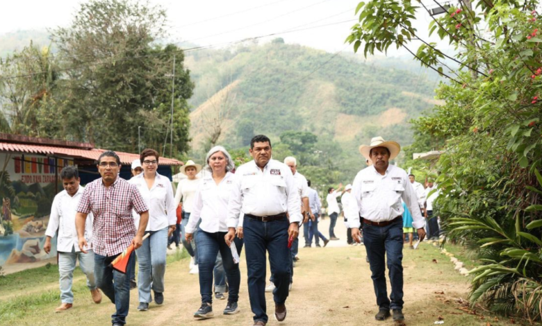 Javier May critica 'mal gobierno' de alcalde de Tacotalpa