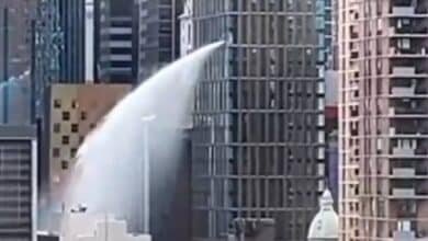 Captan en video cascada de agua en rascacielos de Manhattan