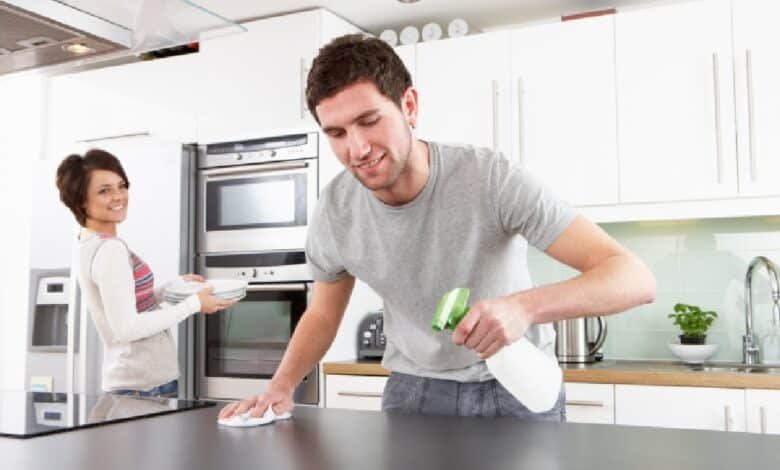 Hombres con derecho a compensación económica por labores del hogar