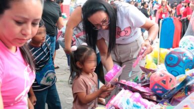 En su día, Hospital del Niño festeja a reyes del hogar con juguetes y concursos
