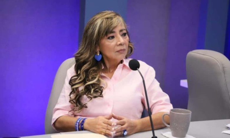 Culpa Lorena Beaurregard al candidato del PRD de incumplir su palabra de declinar