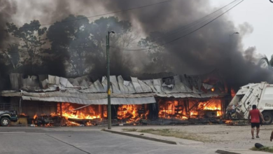 Dos víctimas mortales fue el saldo final del feroz incendio que devoró el Mercadito de Tacotalpa