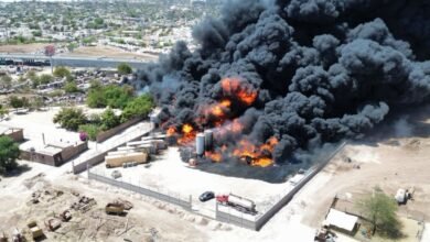 Videos: Incendio de pipa de combustible provoca gran nube de humo en Culiacán