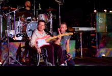 Michael J.Fox se une a Coldplay en el festival Glastonbury tras preocupar por su salud