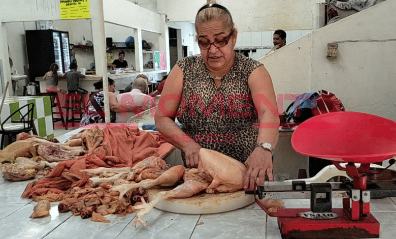 Incrementa costo del pollo por mortandad de aves de corral debido al calor