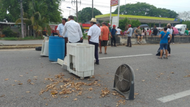 Provoca larga fila de carros bloqueo ciudadano en carretera federal 180 Villahermosa-Cárdenas