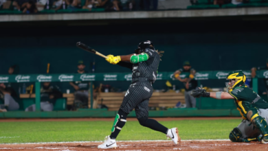 Olmecas y Pericos dividen honores en doble cartelera