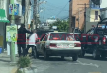 Video: Tras reporte de robo detienen a taxista en Villahermosa