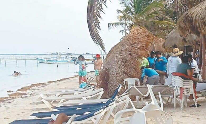 Habitantes de Chetumal esperan con calma a "Beryl"