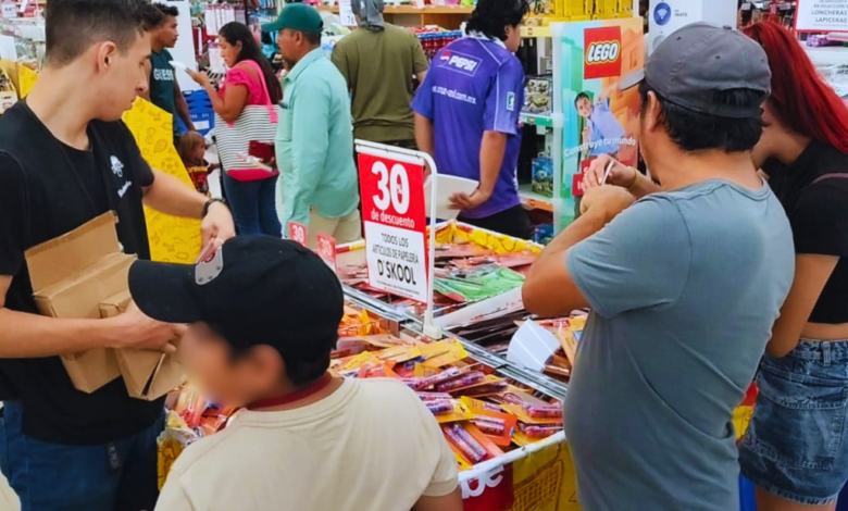 Para el regreso a clases realizan compras de pánico