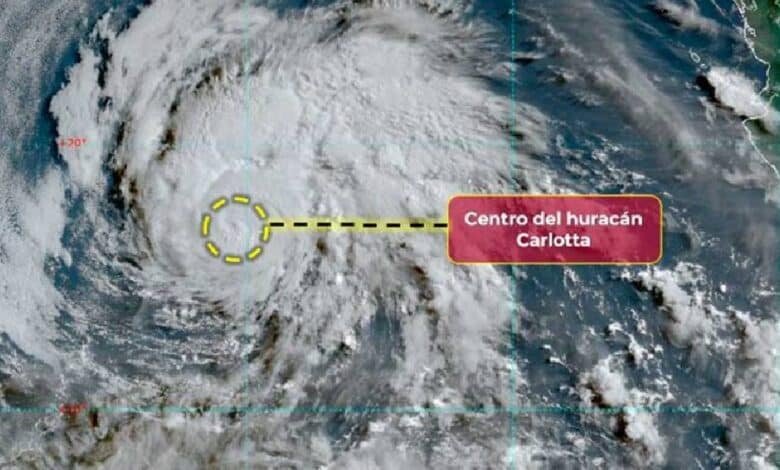 "Carlotta" se intensifica a huracán categoría 1