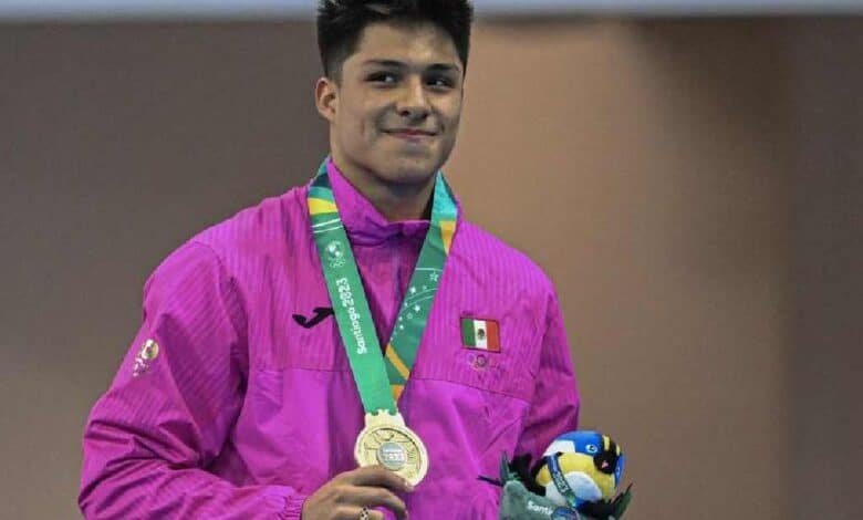 Osmar Olvera brilla en trampolín y consigue medalla de bronce en Juegos Olímpicos