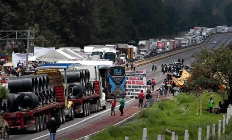 No vamos a ceder a chantajes: AMLO a ejidatarios