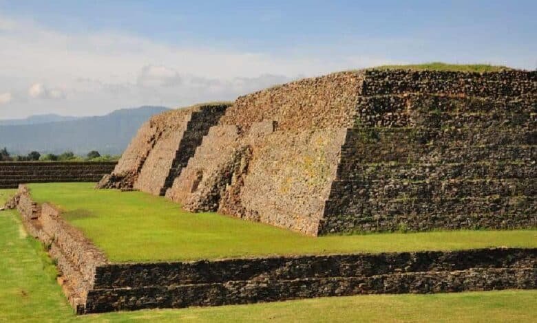 Se daña basamento de pirámide en la zona arqueológica de Ihuatzio