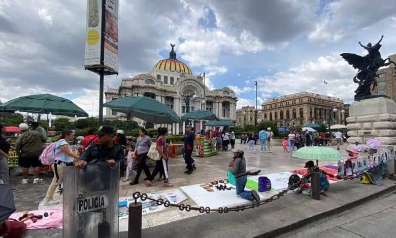 Cercan Palacio de Bellas Artes; buscan inhibir comercio ambulante