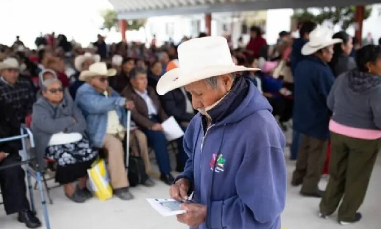 Avanza reducción a 65 años para pensión de adultos mayores