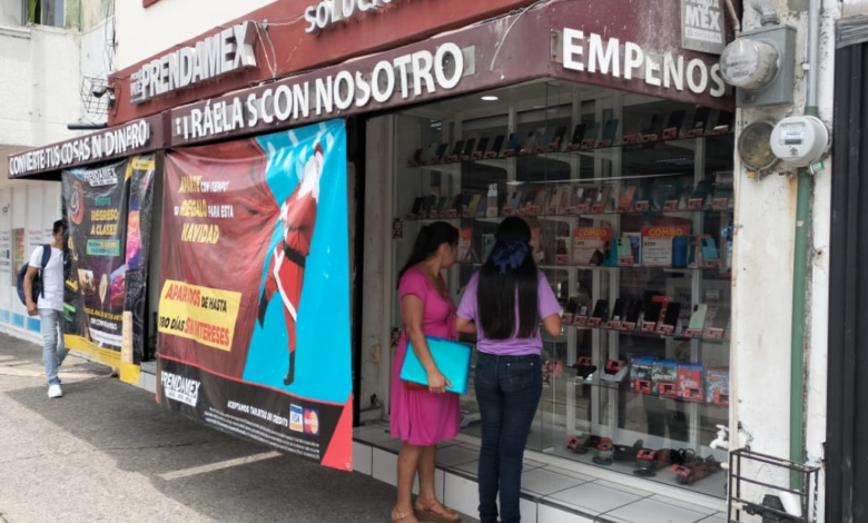 Complicado regreso a clases, padres de familia se ven obligados a empeñar sus pertenencias