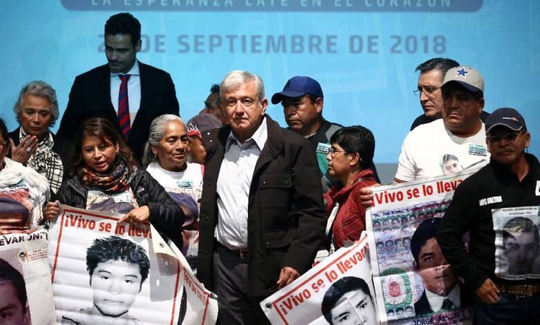 Confía AMLO en se pueda hacer algo para encontrar a normalistas