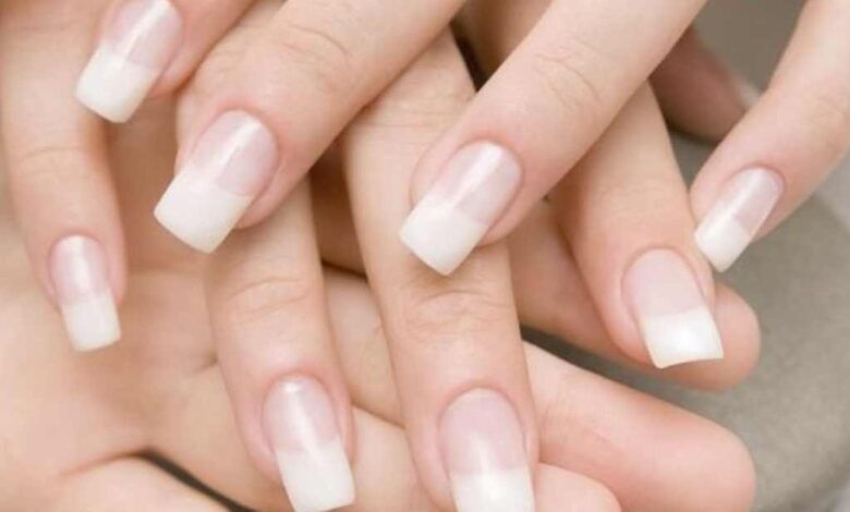 ¿Cómo retirar las uñas acrílicas en casa sin dañar las naturales?