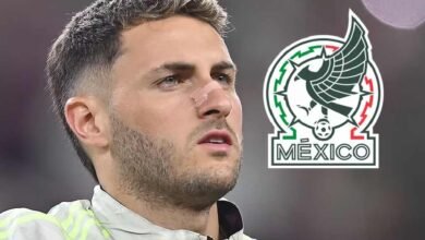 Santiago Giménez tunde a ex técnico de la Selección Mexicana