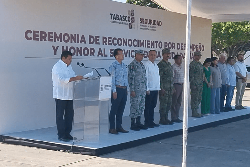 Por contar con honor, valor y servir a la sociedad; son reconocidos 20 ...