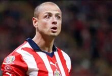 Fanáticos piden salida de "Chicharito" Hernández de Chivas