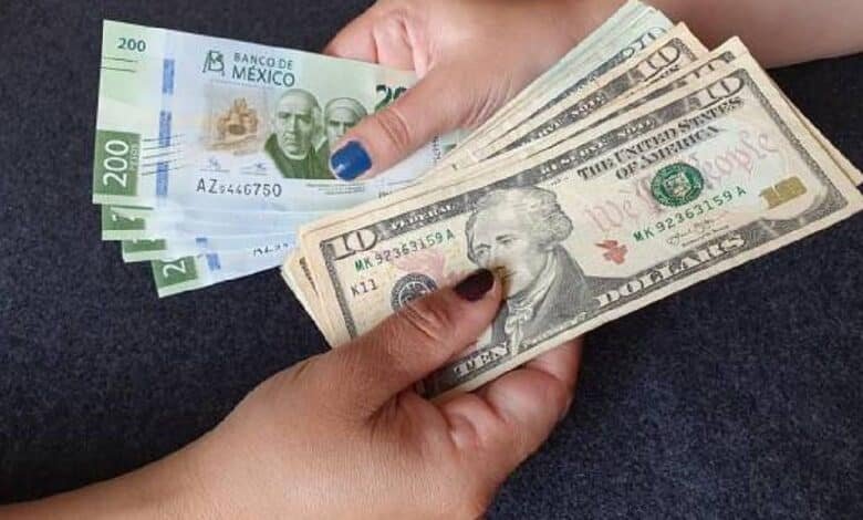 Precios del dólar abre este viernes en 20.82 al mayoreo