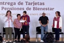 Sheinbaum entrega tarjetas Pensión Mujeres Bienestar en Morelos