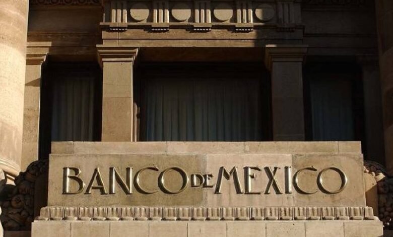 Banxico se desvincula de la Fed, recorta tasa de interés en 50 puntos