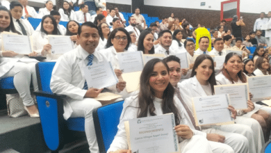 Egresa IMSS Tabasco 64 especialistas y garantiza contratación para fortalecer sus servicios