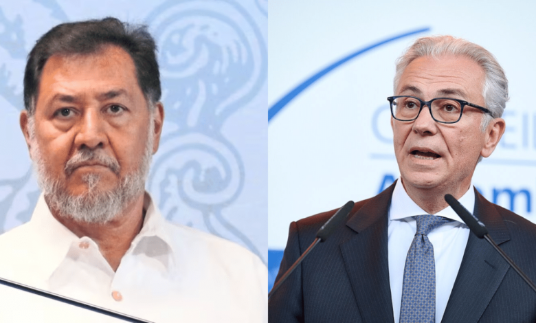 Imagen editada de Noroña con personal del parlamento europeo