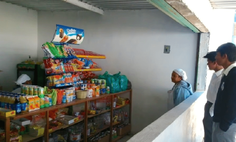 Ayuntamiento de Centro retira vendedores de comida chatarra en escuelas por Ley Federal