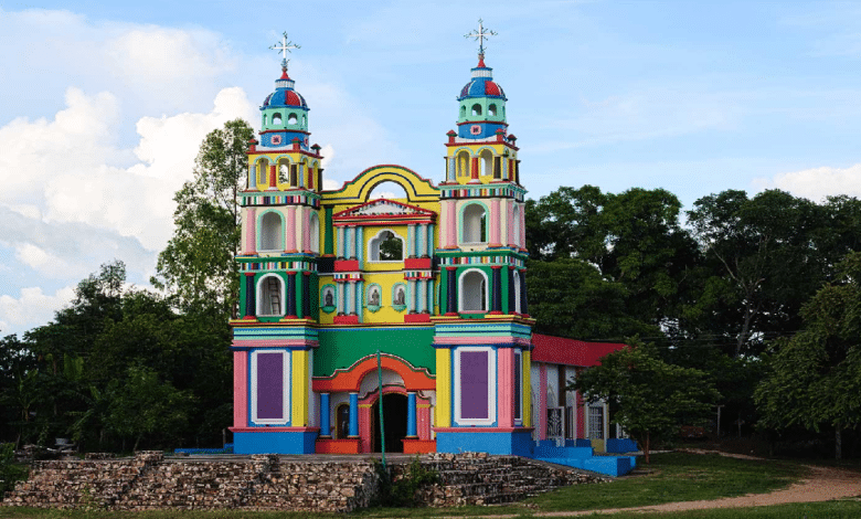 La iglesia del Señor de Tila_ Un arcoíris de fe en medio de la selva tabasqueña