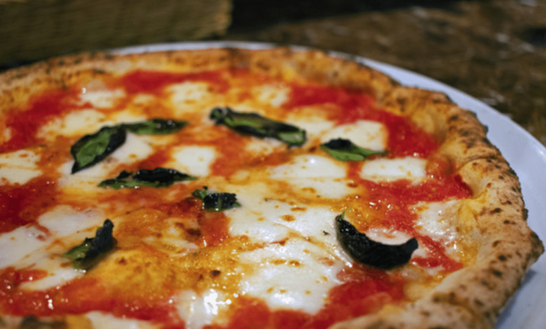 La pizza napolitana vs la pizza americana: historia y diferencias