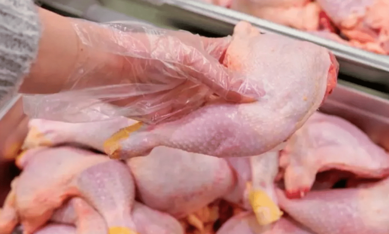 Protección sanitaria México suspende importaciones de pollo desde Brasil