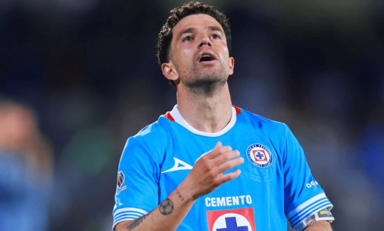 Rivero, héroe y villano; Cruz Azul vence al América en la ida