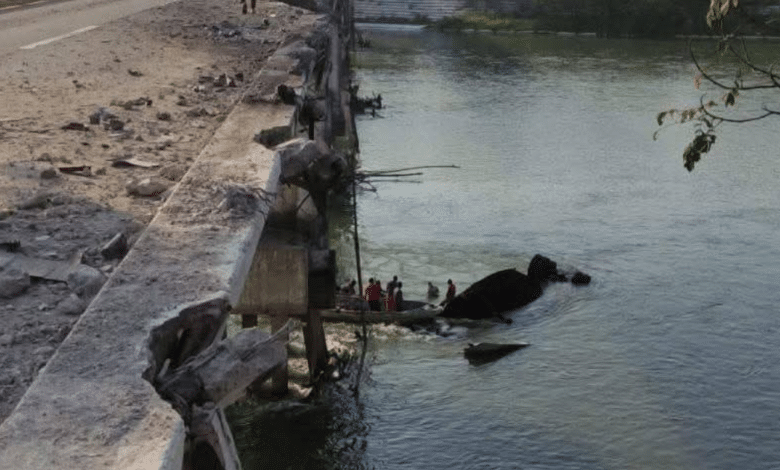 Imagen de accidente con tráiler
