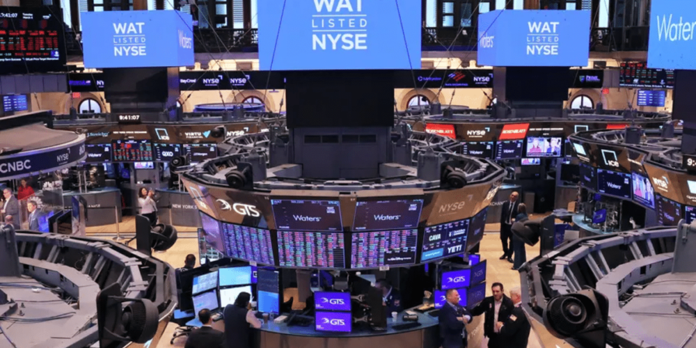 Wall Street roza máximos históricos tras tregua comercial entre EE.UU. y China (Foto por M Santiago/AFP)